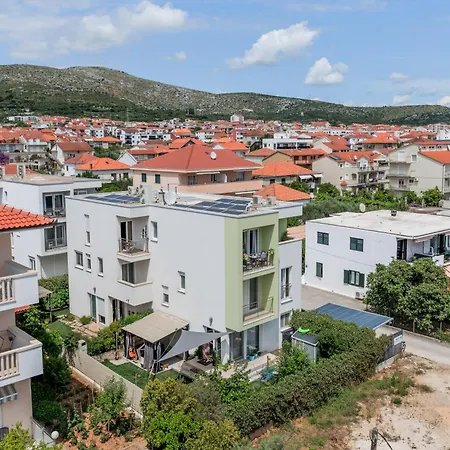 Downtown Apartment *